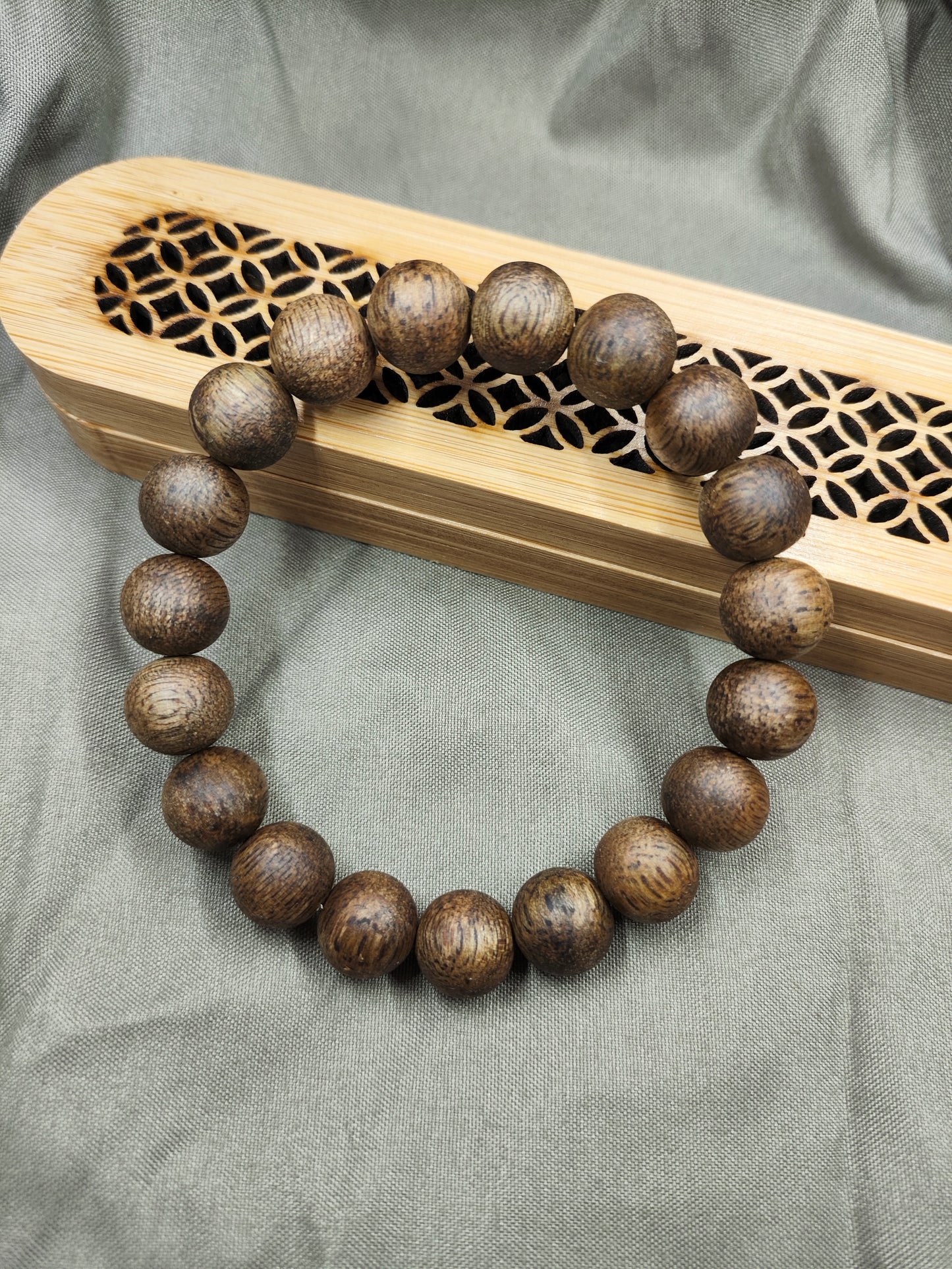 Bracelet of Kynam Oud. 1.2cm. High Quality.